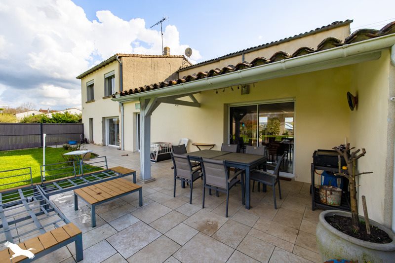 Vente Maison MAINXE GONDEVILLE - 8 pièces -166 m² - (16200)