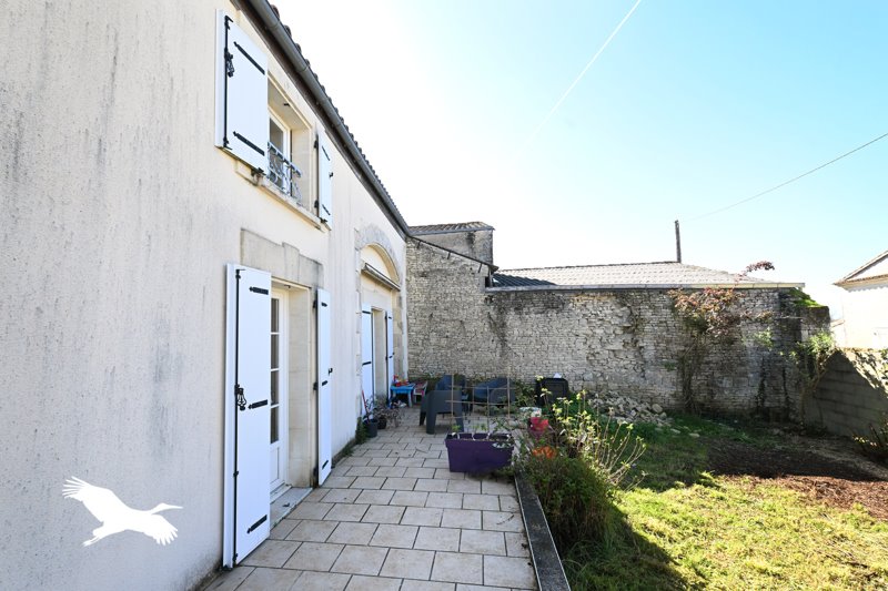 Vente Maison HOULETTE - 5 pièces -168 m² - (16200)