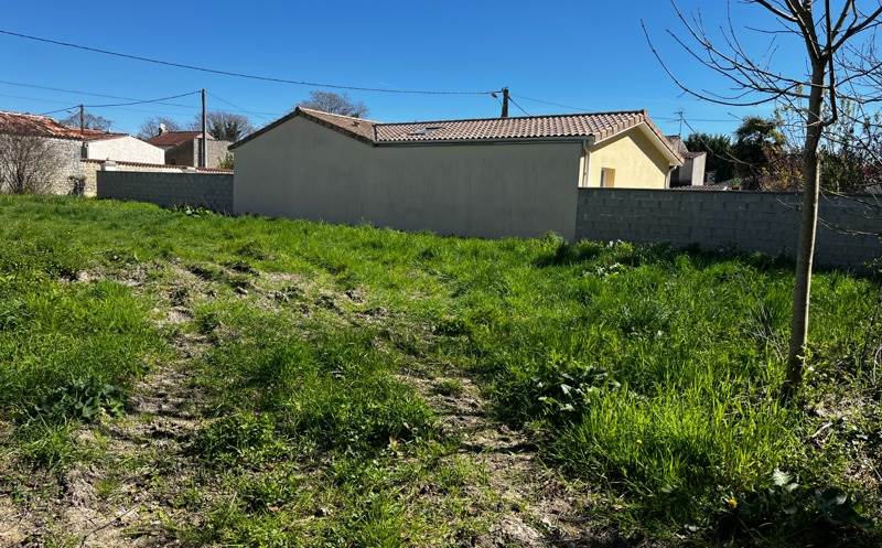 Terrain 4 pièces 850 m²