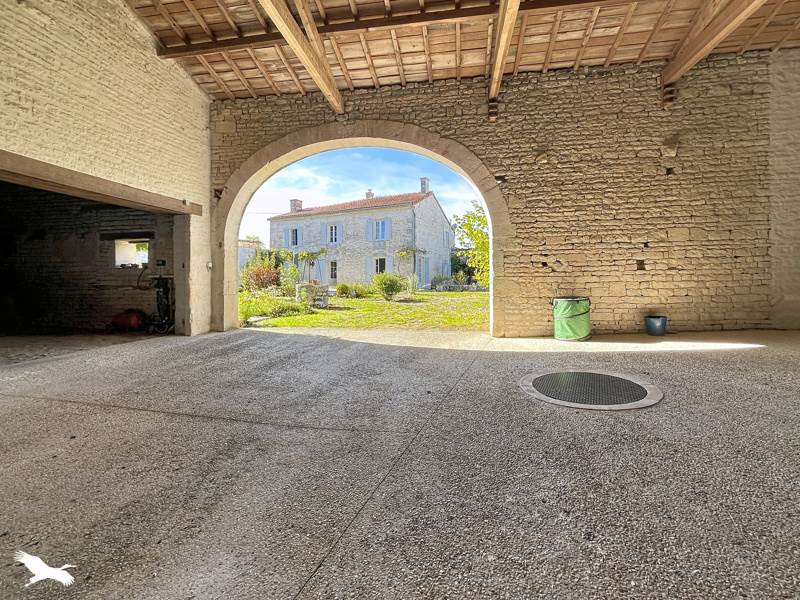 Vente Maison COURBILLAC - 8 pièces -172 m² - (16200)