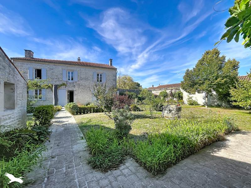 Vente Maison COURBILLAC - 8 pièces -172 m² - (16200)