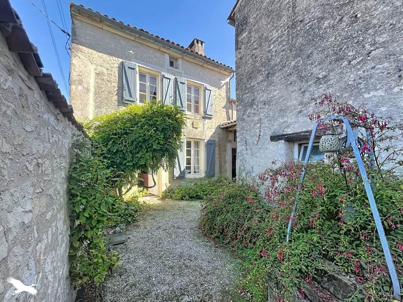 Vente Maison CHASSORS 16200 5 pièces - 142 m²