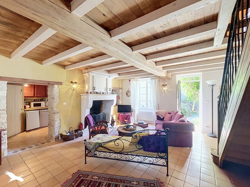 Vente Maison CHASSORS - 5 pièces -142 m² - (16200)