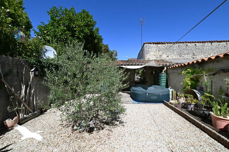 Vente Maison JARNAC - 6 pièces -144 m² - (16200)