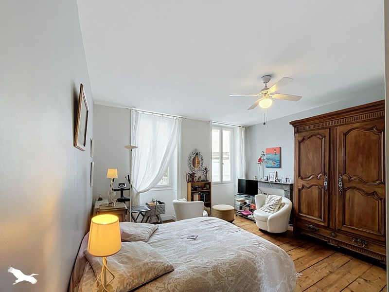 Vente Maison Jarnac - 7 pièces -190 m² - (16200)