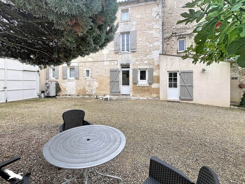 Vente Maison Jarnac - 7 pièces -190 m² - (16200)