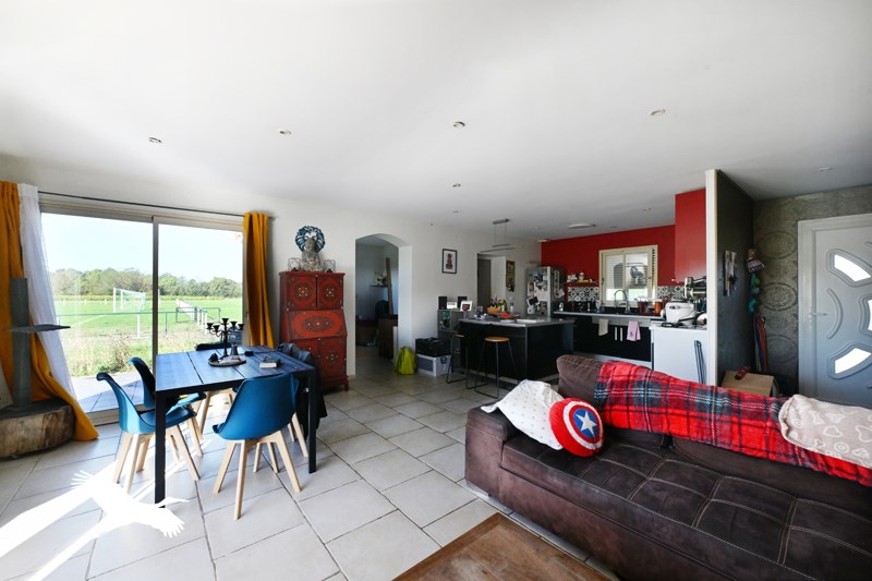 Vente Maison Chassors - 5 pièces -118 m² - (16200)