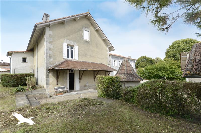 Vente Maison ST SEVERIN - 6 pièces -161 m² - (16390)