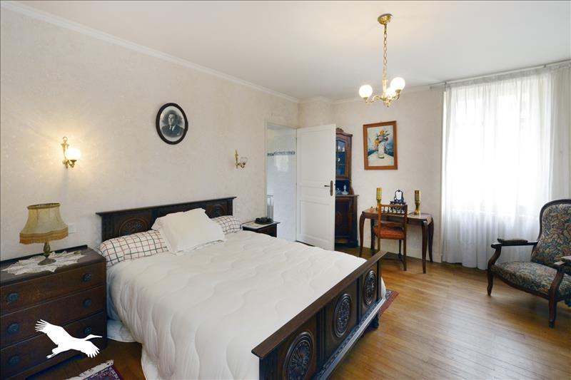 Vente Maison ST SEVERIN - 6 pièces -161 m² - (16390)