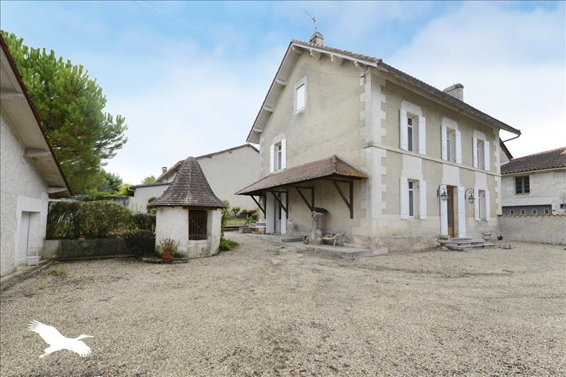 Vente Maison ST SEVERIN - 6 pièces -161 m² - (16390)