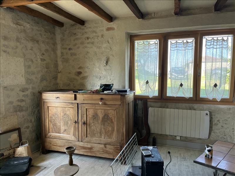 Vente Maison BOISNE LA TUDE - 7 pièces -177 m² - (16320)