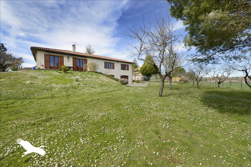 Vente Maison ST SEVERIN - 5 pièces -132 m² - (16390)