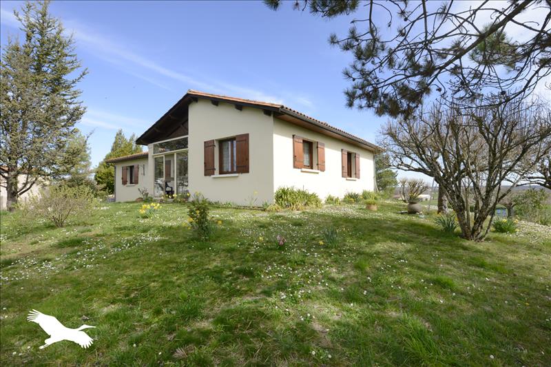 Vente Maison ST SEVERIN - 5 pièces -132 m² - (16390)