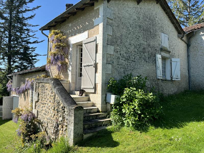 Vente Maison SALLES LAVALETTE - 5 pièces -152 m² - (16190)