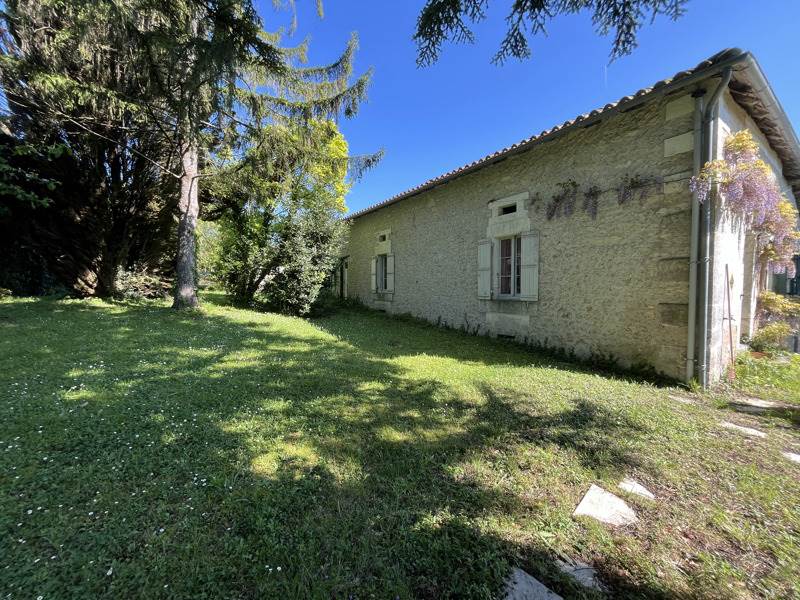 Vente Maison SALLES LAVALETTE - 5 pièces -152 m² - (16190)