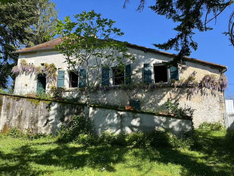 Vente Maison SALLES LAVALETTE - 5 pièces -152 m² - (16190)