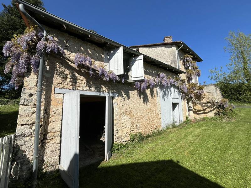 Vente Maison SALLES LAVALETTE - 5 pièces -152 m² - (16190)
