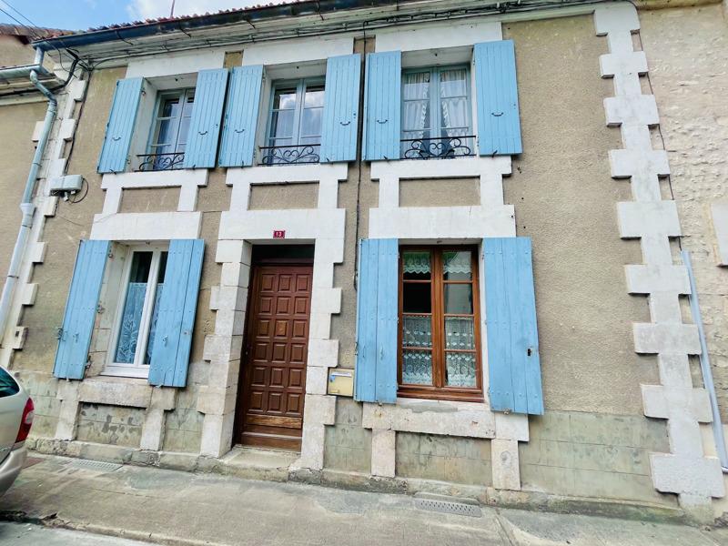 Vente Maison COTEAUX DU BLANZACAIS - 5 pièces -105 m² - (16250)