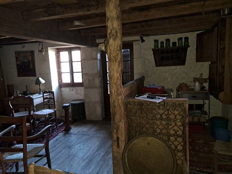 Vente Maison MONTMOREAU - 2 pièces -79 m² - (16190)