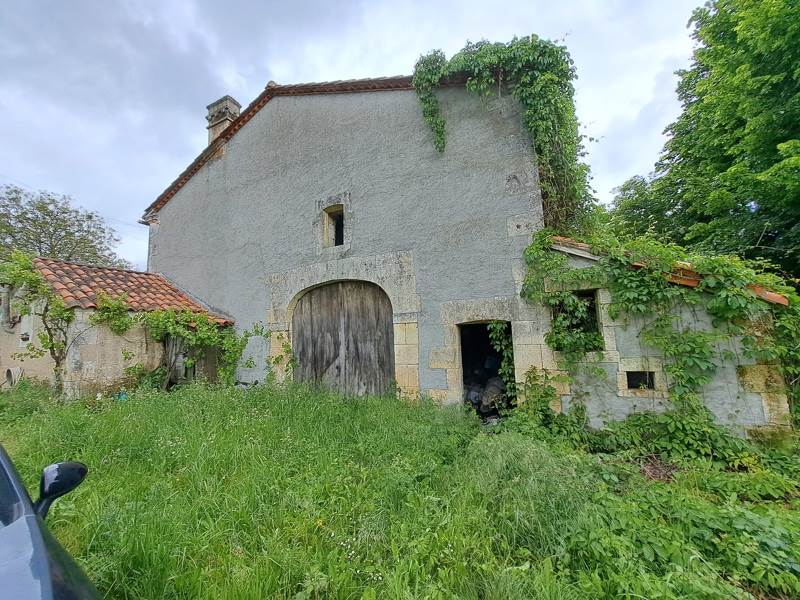 Vente Maison MONTMOREAU - 5 pièces -93 m² - (16190)