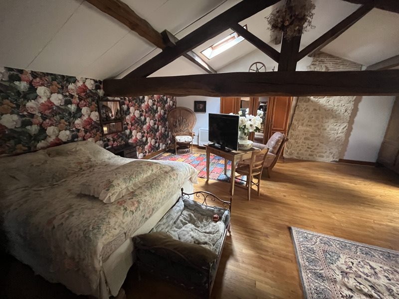 Vente Maison NONAC - 10 pièces -422 m² - (16190)