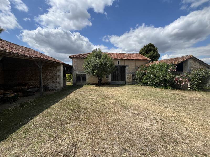 Vente Maison NONAC - 10 pièces -422 m² - (16190)