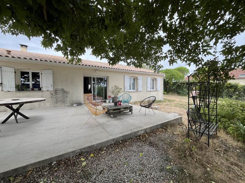 Vente Maison COTEAUX DU BLANZACAIS - 5 pièces -124 m² - (16250)