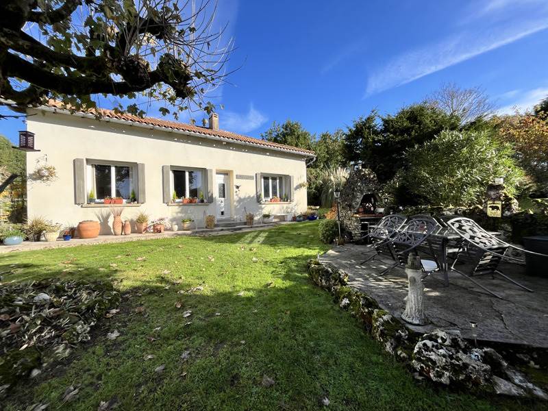 Vente Maison DEVIAT - 3 pièces -82 m² - (16190)