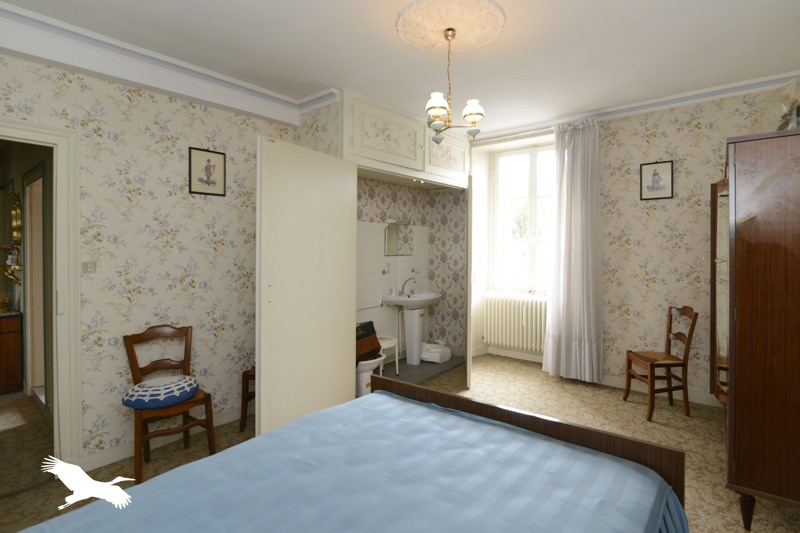 Vente Maison MONTMOREAU - 6 pièces -184 m² - (16190)