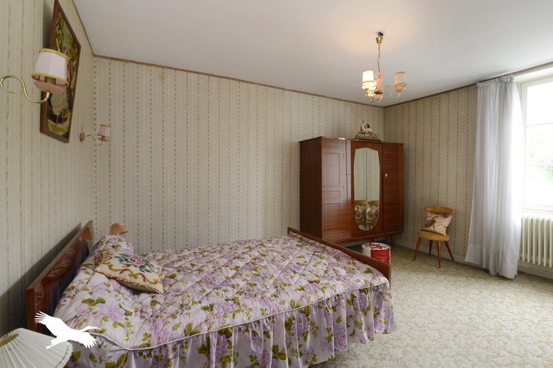 Vente Maison MONTMOREAU - 6 pièces -184 m² - (16190)