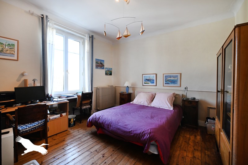 Vente Maison MONTMOREAU - 7 pièces -170 m² - (16190)