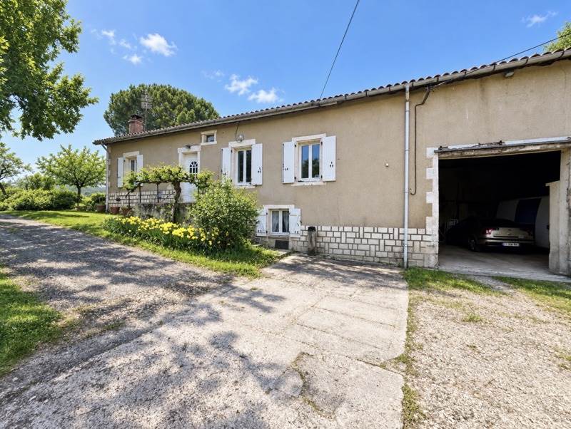 Vente Maison MONTMOREAU ST CYBARD 16190 8 pièces - 103 m²