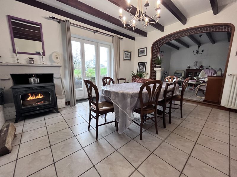 Vente Maison MONTMOREAU - 8 pièces -103 m² - (16190)