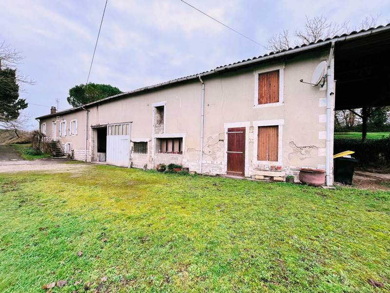 Vente Maison MONTMOREAU - 8 pièces -103 m² - (16190)