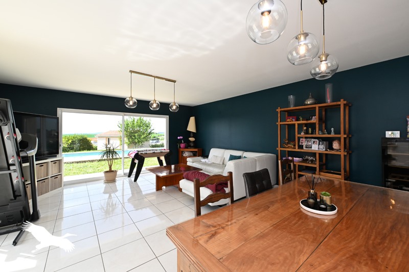 Vente Maison VILLEBOIS LAVALETTE - 5 pièces -140 m² - (16320)
