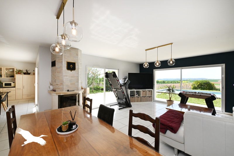 Vente Maison VILLEBOIS LAVALETTE - 5 pièces -140 m² - (16320)