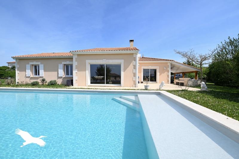 Vente Maison VILLEBOIS LAVALETTE - 5 pièces -140 m² - (16320)