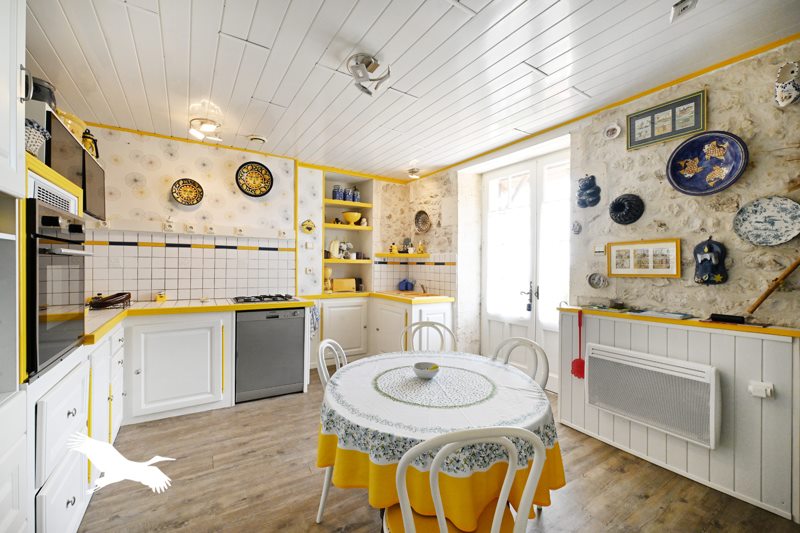 Vente Maison SALLES LAVALETTE - 5 pièces -150 m² - (16190)