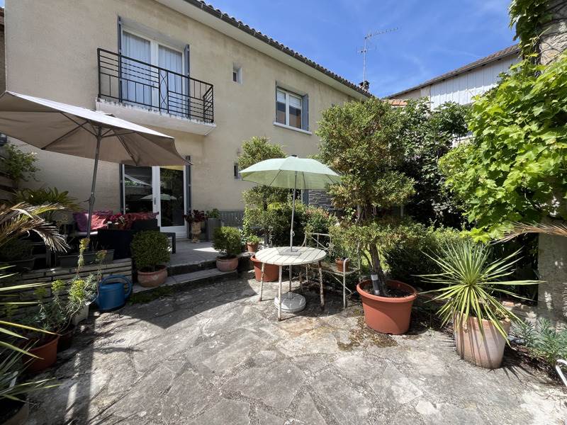 Vente Maison GURAT - 6 pièces -184 m² - (16320)