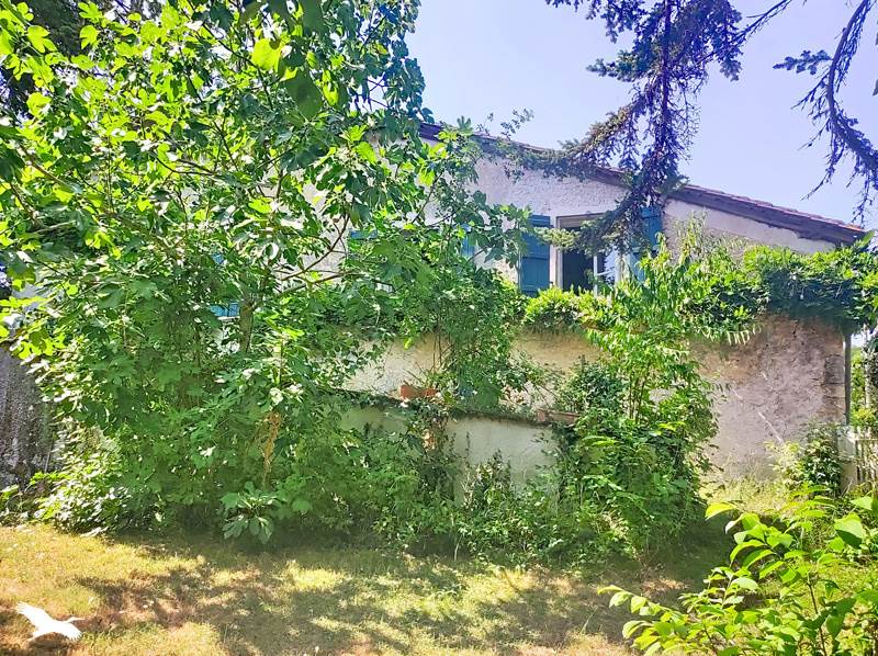 Vente Maison SALLES LAVALETTE - 5 pièces -152 m² - (16190)
