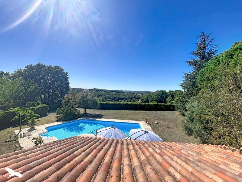 Vente Maison Montmoreau - 7 pièces -240 m² - (16190)
