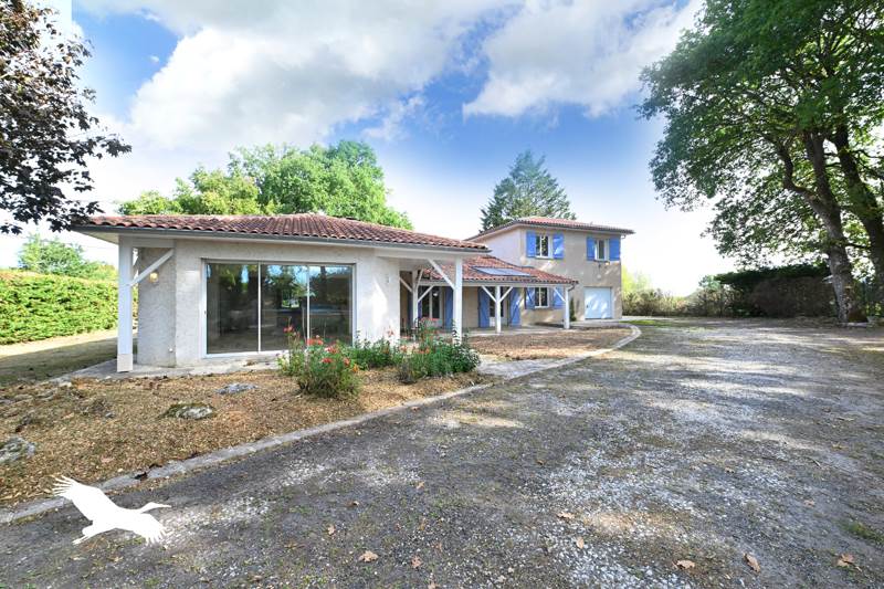 Vente Maison Pérignac 16250 7 pièces - 198 m²