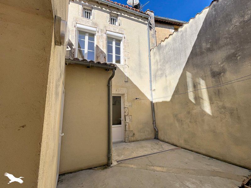Vente Appartement Coteaux-du-Blanzacais - 5 pièces -120 m² - (16250)