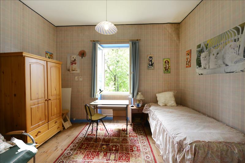 Vente Maison MONTMOREAU - 7 pièces -188 m² - (16190)