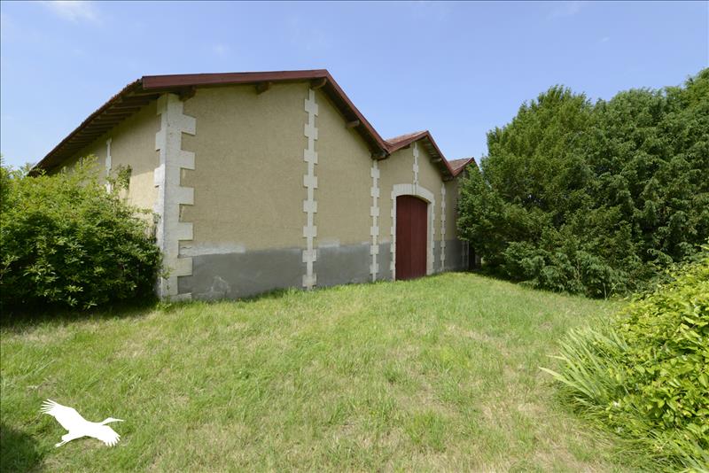 Vente Maison MONTMOREAU - 7 pièces -188 m² - (16190)