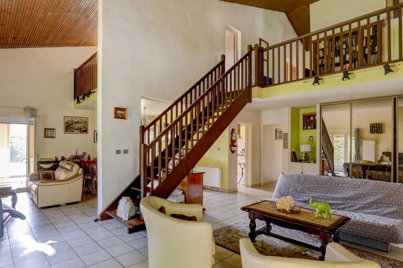 Vente Maison MONTBERON - 7 pièces -187 m² - (31140)