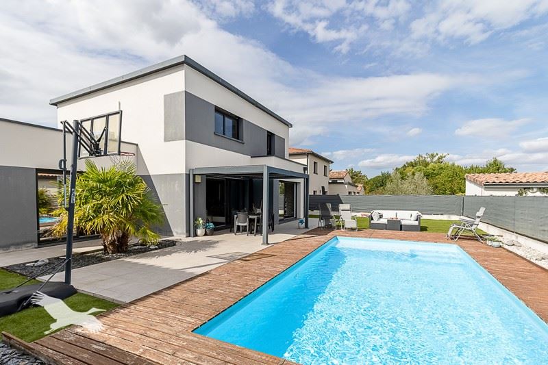 Maison 5 pièces 130 m² · à Labastide-Saint-Sernin · 130 m² · 439 000 €