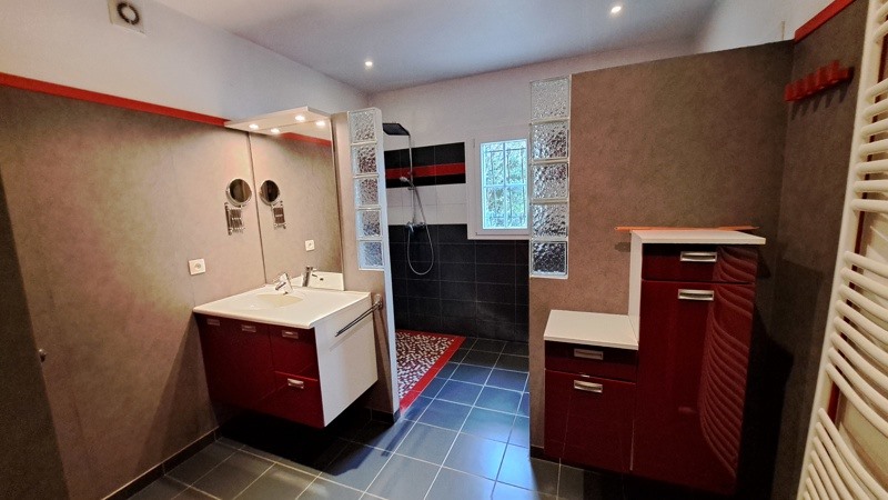 Vente Maison MENESPLET - 8 pièces -190 m² - (24700)