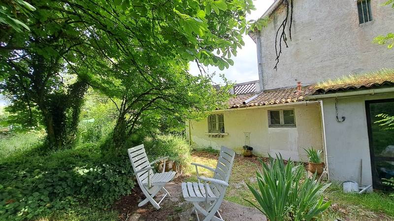 Vente Maison LE PIZOU - 8 pièces -263 m² - (24700)