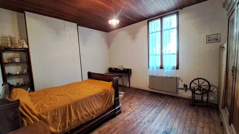 Vente Maison VILLEFRANCHE DE LONCHAT - 9 pièces -379 m² - (24610)